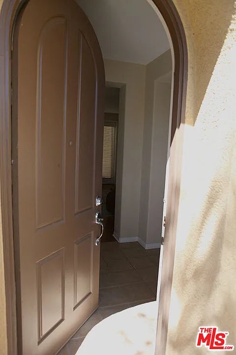 3 bed, 3.0 bath, 1932 sqft, $3,450 — Photo 2