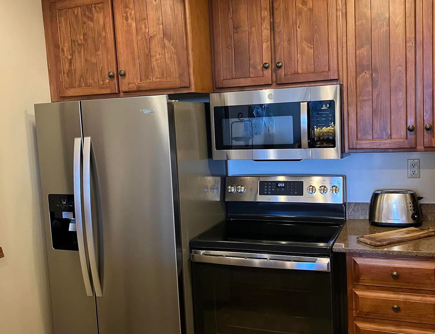2 bed, 2.5 bath, 1970 sqft, $5,000 — Photo 2