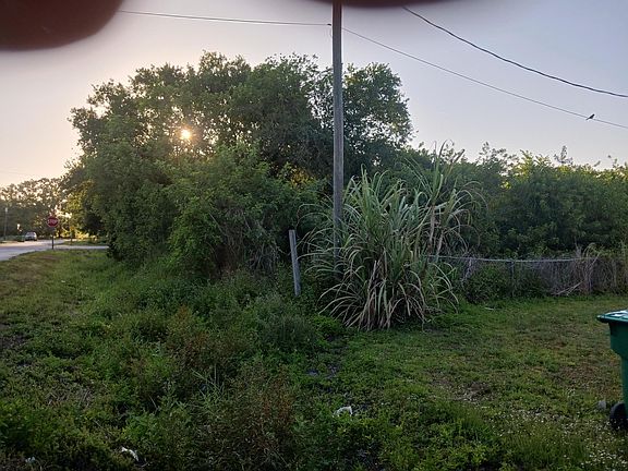 5th image of 7025 NE 11TH Lane
