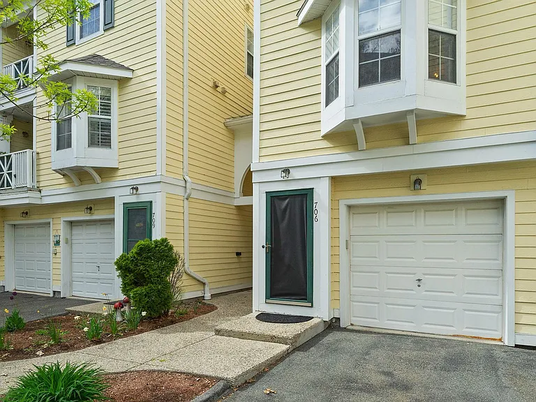 706 Gazebo Cir #706 — Photo 23