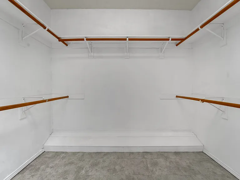 1410 Post Oak Dr — Photo 16