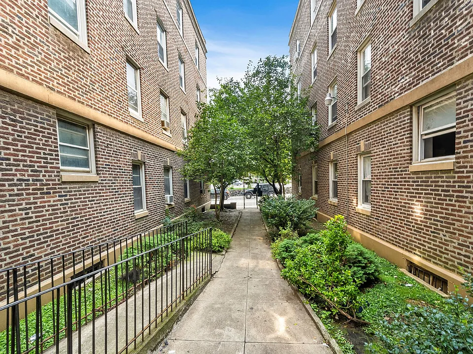 Avondale Apartments