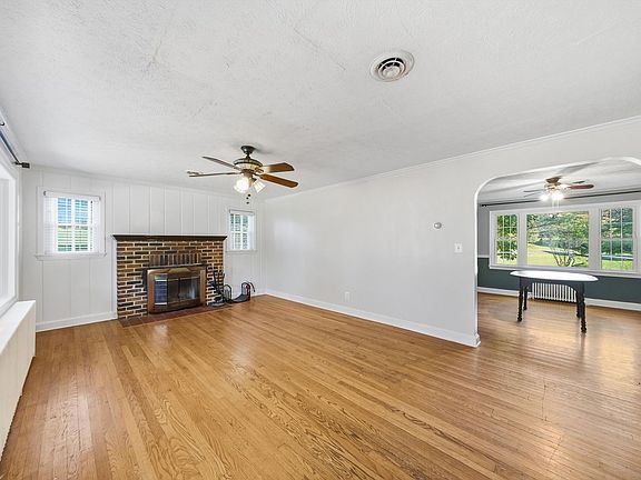5th image of 26015 Woodfield Rd