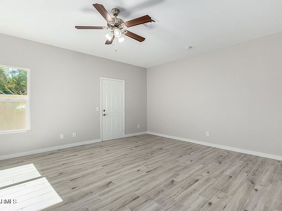 5th image of 1600 N Saba St Unit 120