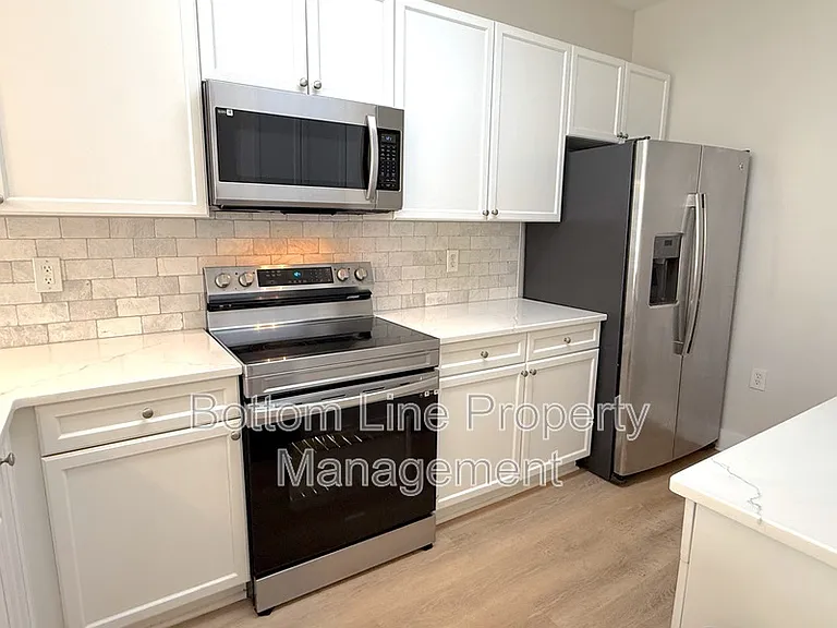 1101 W 1st St #105 — Photo 6