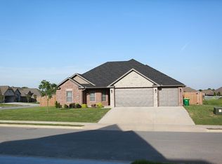 1211 Bradley St, Centerton, AR 72719