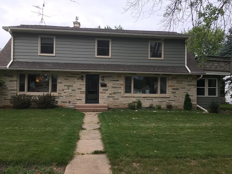 560 Kelly St — Photo 1