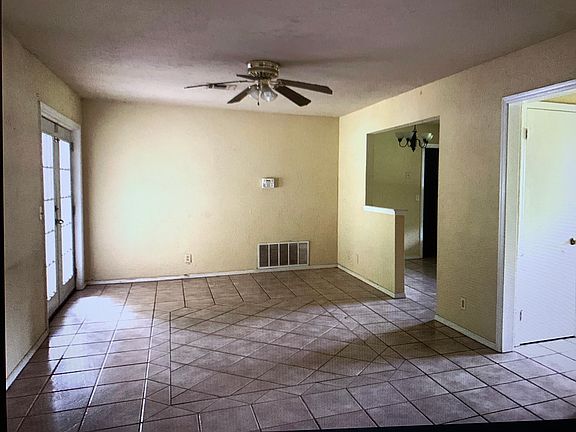 3rd image of 210 S Osage Ave