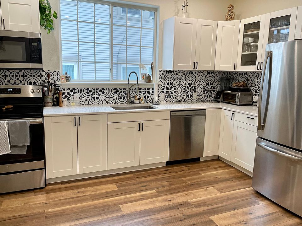 Brand New Kitchen With High End Finishes