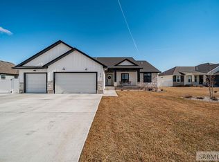 576 Hollow Dr, Idaho Falls, ID 83401