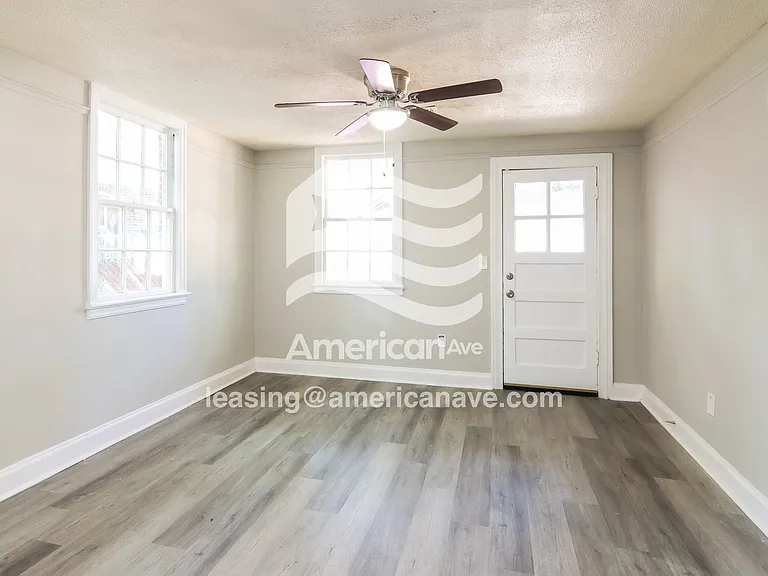 1317710_006_main_bedroom_7.jpg