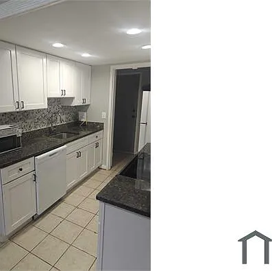 2226 Castle Rock Sq #11C — Photo 4