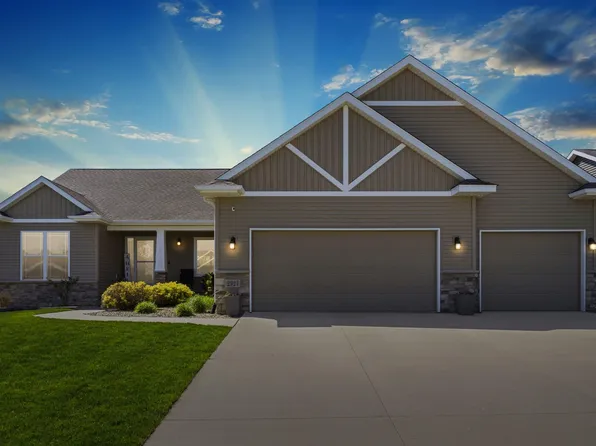 2921 Timber Cove Dr, Cedar Falls, IA 50613