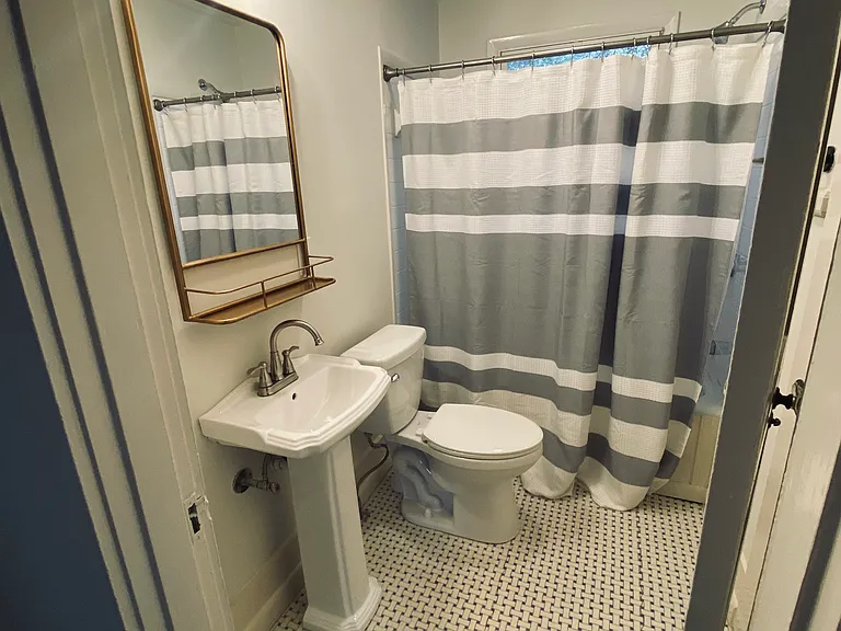 1212 Dallas Ave — Photo 4