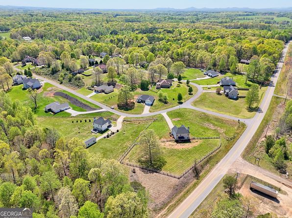 458 Stonington Dr, Mount Airy, GA 30563