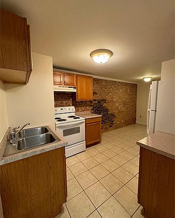 3rd image of 210 Saint Paul St #1