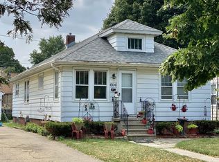 6106 33rd Ave, Kenosha, WI 53142