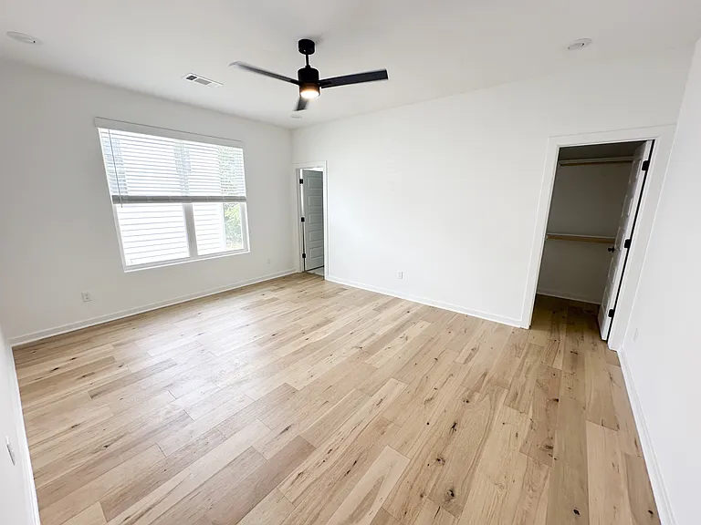1246 W James St #2 — Photo 7