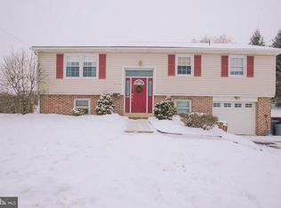 564 Westfield Dr, New Holland, PA 17557