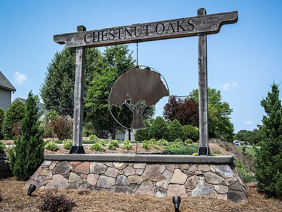 Chestnut Oaks Entrance