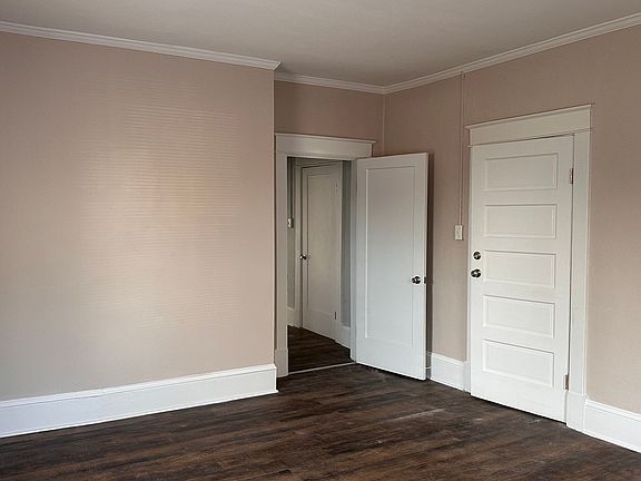 2nd image of 407 Saint Andrew St #2