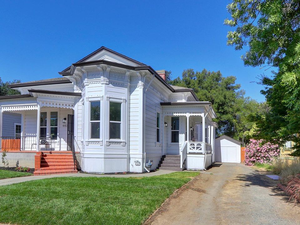 1st image of 442 Walnut St
