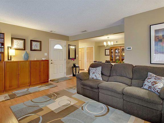 2nd image of 215 Springmeadow Dr Unit C