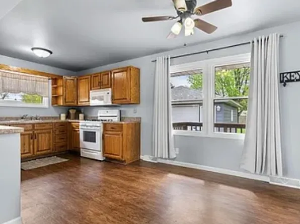 107 Crestview St, Crown Point, IN 46307