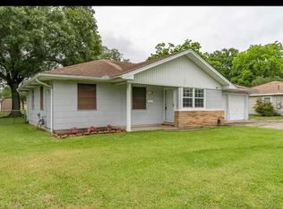 2616 Avenue C, Nederland, TX 77627