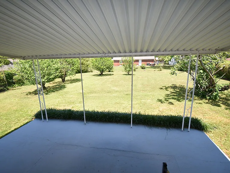 328 Desmond Dr — Photo 18