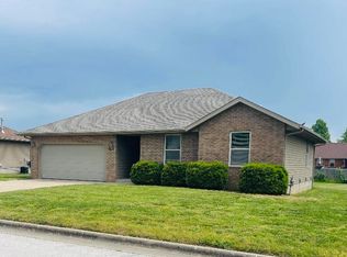 1004 E Melton Rd, Ozark, MO 65721
