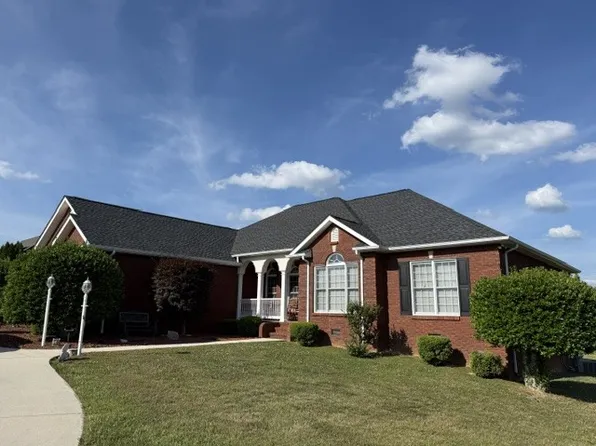584 Golf Club Dr, Smithville, TN 37166