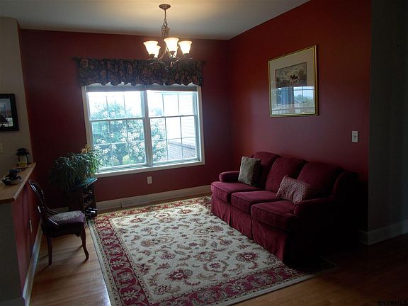 3rd image of 28 Sheldon Dr