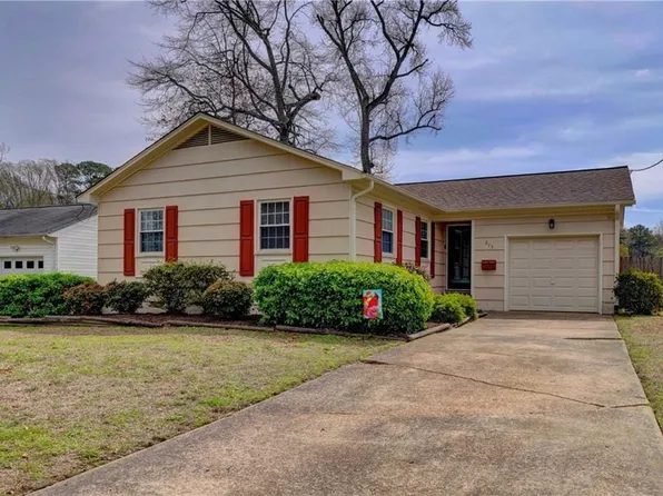 215 Lisbon Dr, Newport News, VA 23601