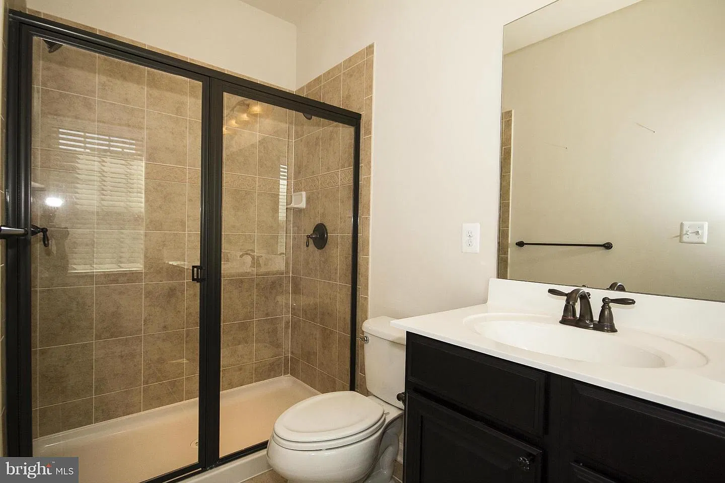 3 bed, 2.5 bath, 2096 sqft, $2,900 — Photo 4