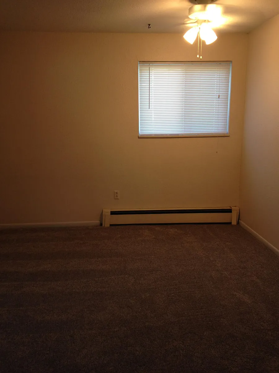 Building Photo - 918 James Ct #2