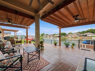 13681 Lakeside Place Dr, Willis, TX 77318