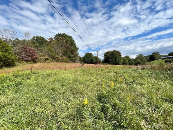54 Maple Hill Rd, Burnsville, NC 28714
