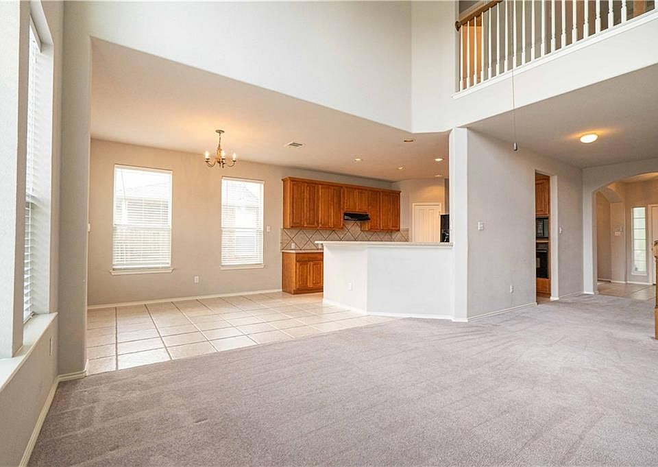 1st image of 2821 Barefoot Ln