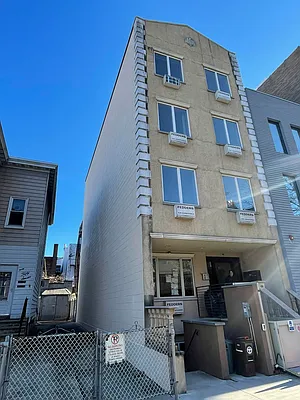 Rented by Hudson Exclusive Inc | media 57