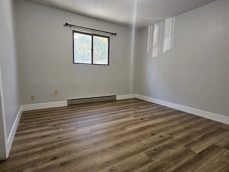 2955 Wildwood Dr — Photo 4