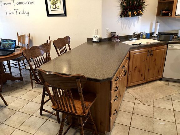 4th image of 880 N Chaparral Dr