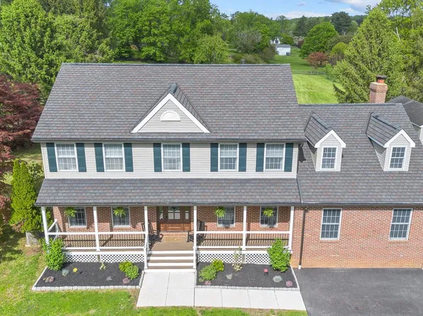 1085 Forest Ln, Glen Mills, PA 19342