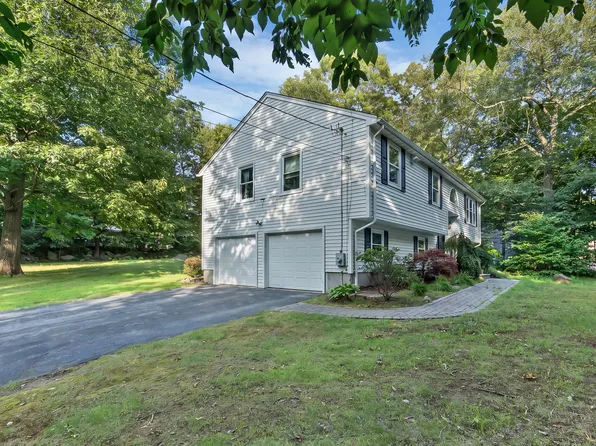 587 Central Ave, Johnston, RI 02919