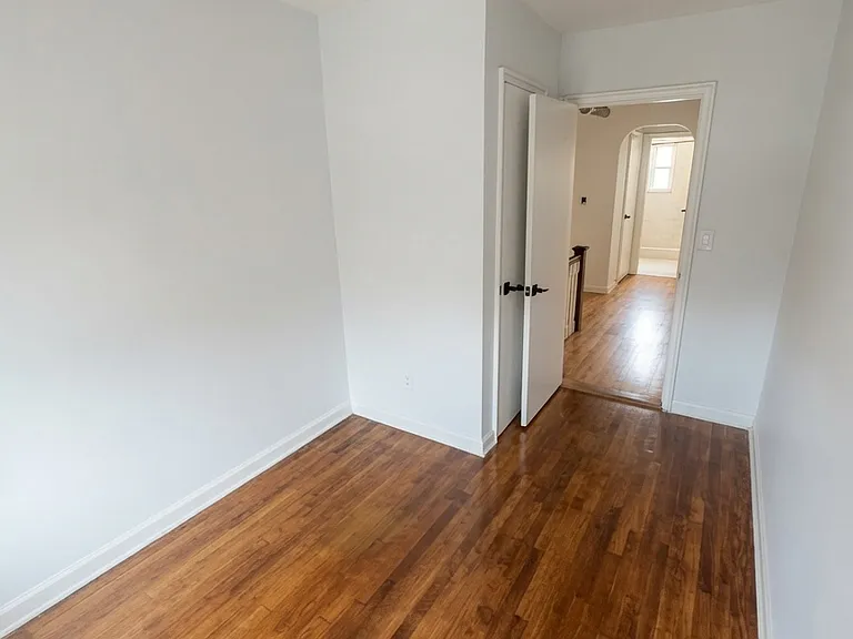 1080 Rhinelander Ave #1 — Photo 16
