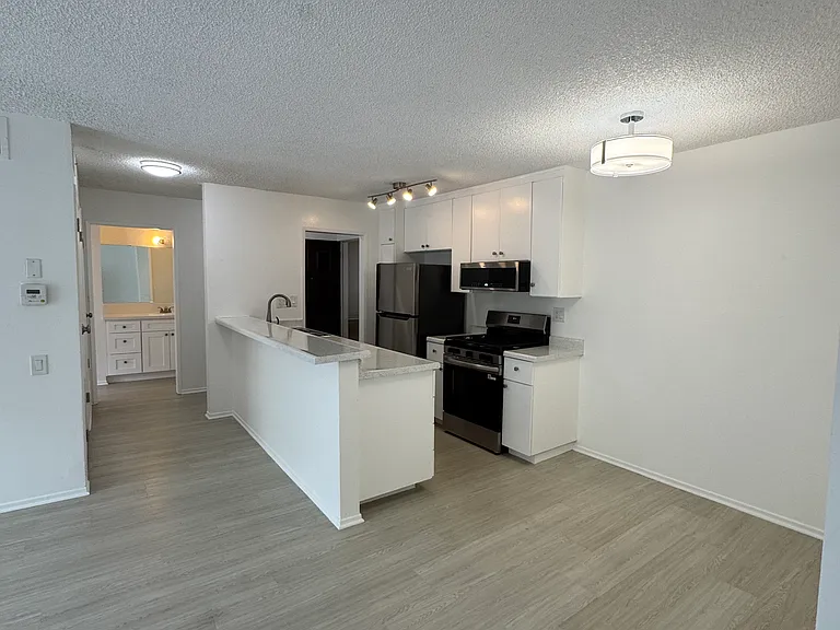The Lennox — Photo 36