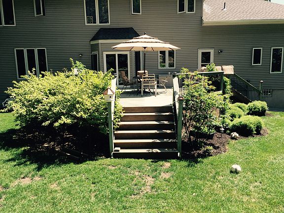 Big Deck, 2 Staircases!