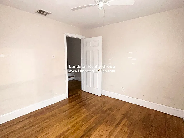2859 W Berteau Ave #G — Photo 4