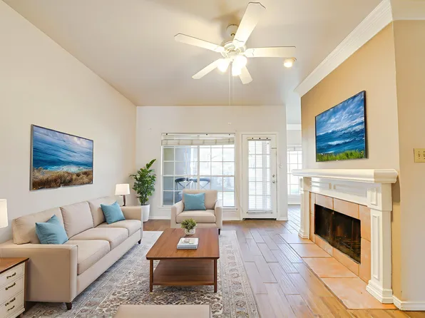 3550 Country Square Dr, Carrollton, TX