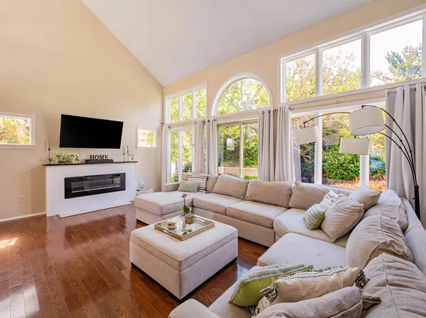 6100 Glenbarr Pl, Dublin, OH 43017